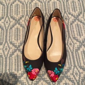 Pretty floral black flats